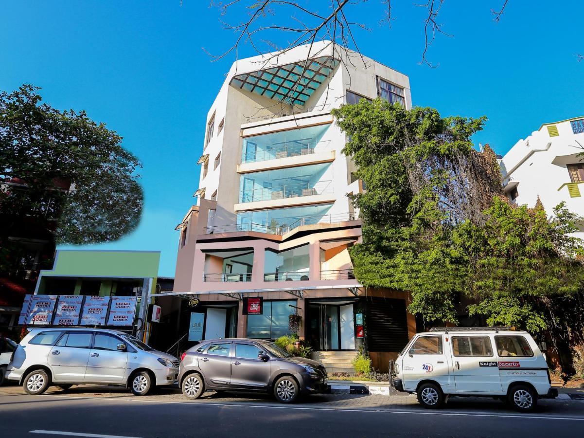فندق Treebo Trend Time Square Marine Drive Kochi المظهر الخارجي الصورة