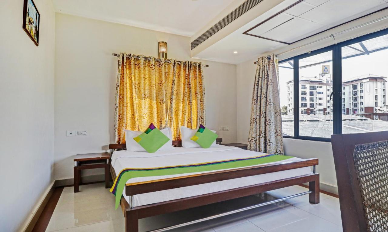 فندق Treebo Trend Time Square Marine Drive Kochi المظهر الخارجي الصورة