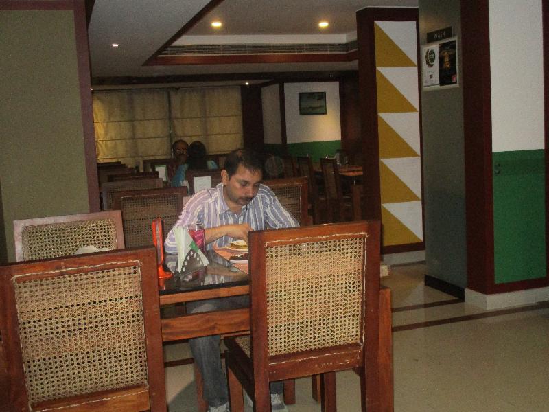 فندق Treebo Trend Time Square Marine Drive Kochi المظهر الخارجي الصورة