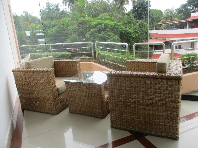 فندق Treebo Trend Time Square Marine Drive Kochi المظهر الخارجي الصورة