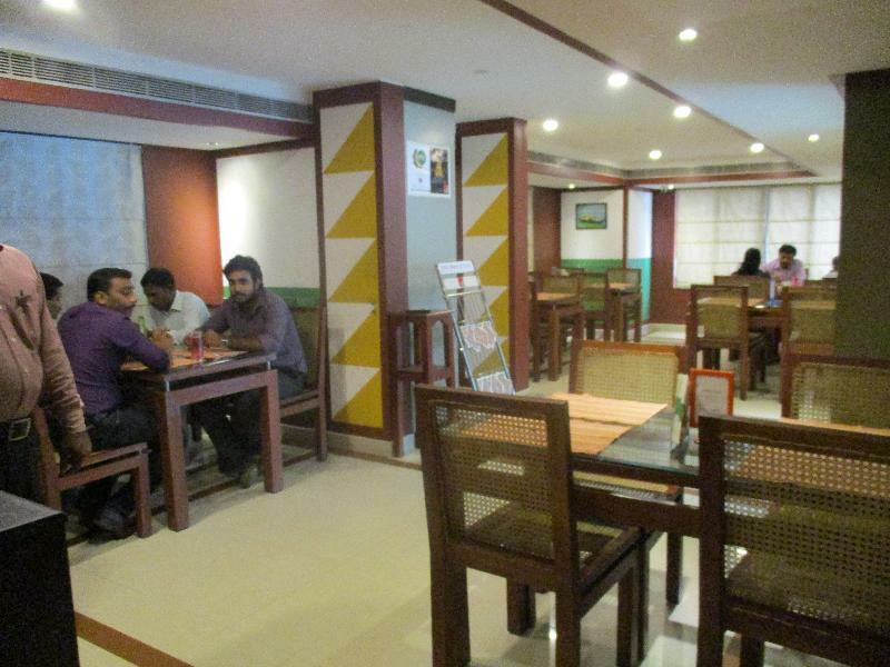 فندق Treebo Trend Time Square Marine Drive Kochi المظهر الخارجي الصورة